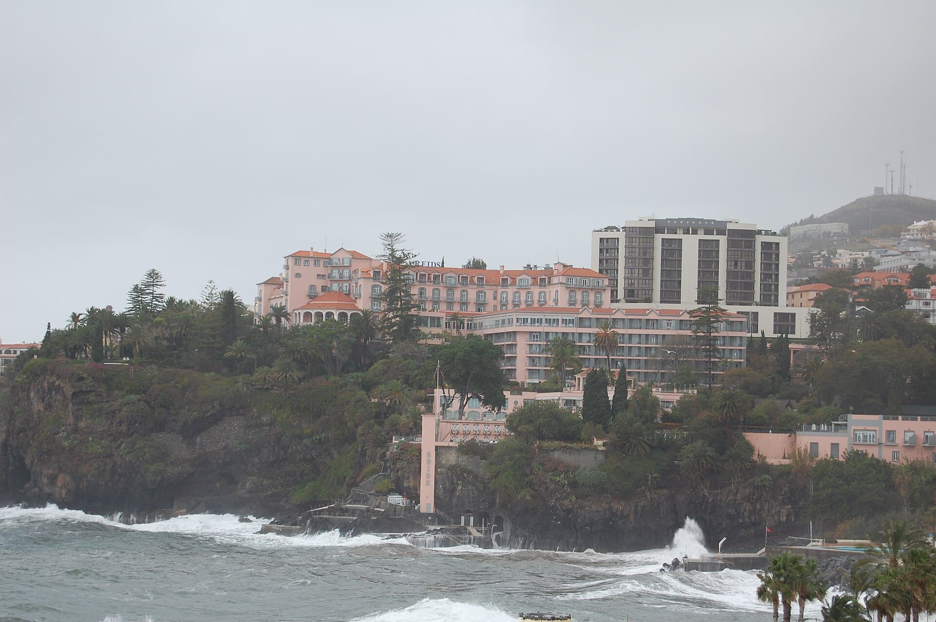 Reid’s Palace in the mist — photo by Mark Woodbury, CC BY 2.0, via Wikimedia Commons