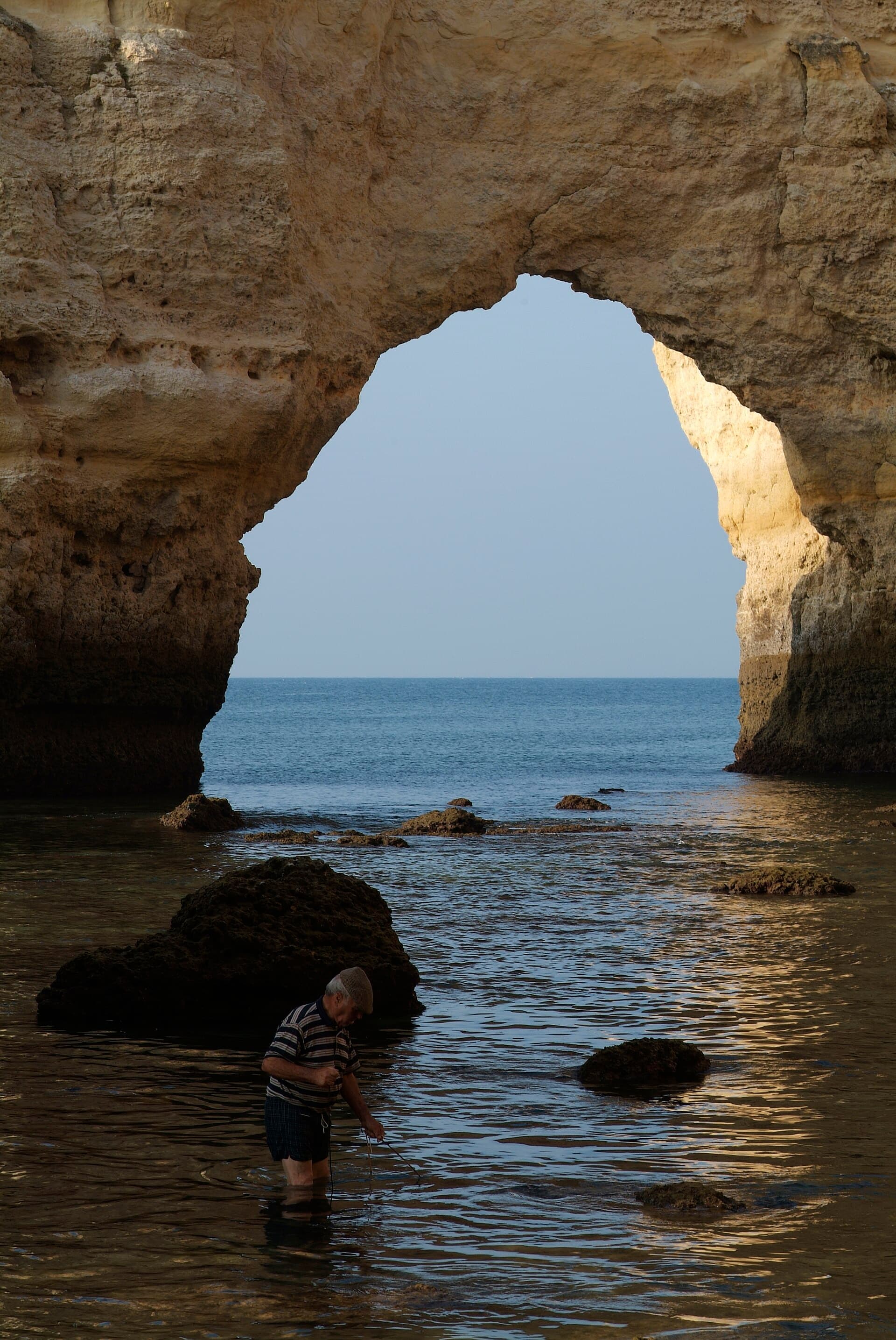 The Cliff Bay — ocean deck — photo by PortoBay Hotels & Resorts from Portugal, CC BY 2.0, via Wikimedia Commons